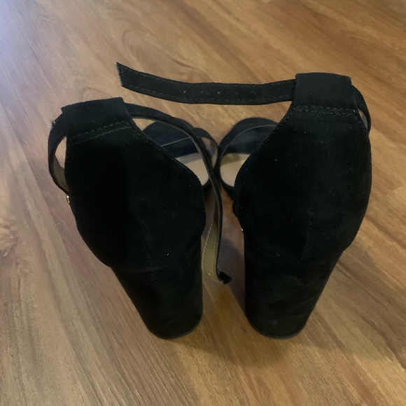 Black Heels - Picture 2 of 3